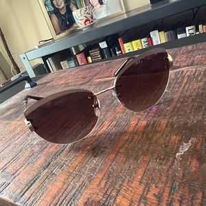 BVLGARI SUNGLASSES excellent condition, brand new only worn twice. No scratches.